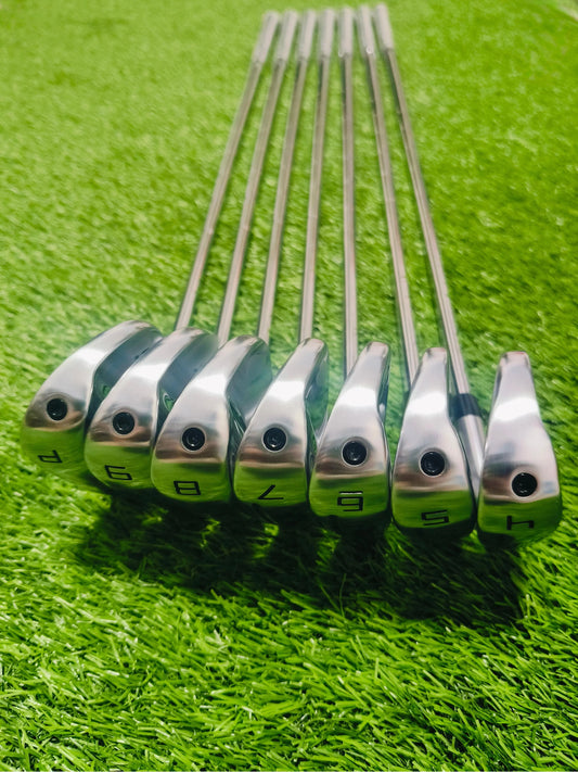 Golf Left Hand Iron P7 Fifth Generation Left Hand Iron or Right Hand, Made of Black or Silver Soft Iron Forging Material